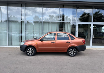 Подержанный автомобиль LADA (ВАЗ) Granta Sedan 2014 года (8 фото)