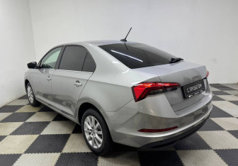 Подержанный автомобиль Skoda Rapid Liftback 2020 года (7 фото)