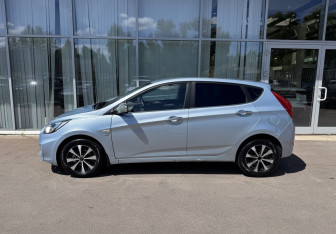 Подержанный автомобиль Hyundai Solaris Hatchback 2011 года (8 фото)