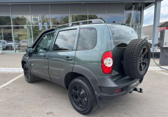 Подержанный автомобиль Chevrolet Niva 2016 года (7 фото)