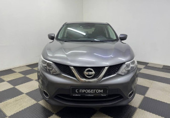 Подержанный автомобиль Nissan Qashqai 2017 года (2 фото)