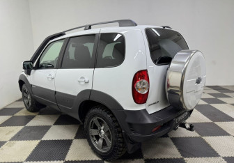 Подержанный автомобиль Chevrolet Niva 2018 года (6 фото)