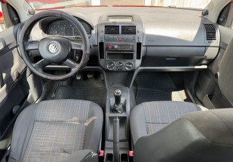 Подержанный автомобиль Volkswagen Polo Hatchback 2006 года (9 фото)
