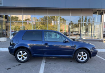 Подержанный автомобиль Volkswagen Golf Hatchback 1999 года (4 фото)