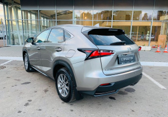 Подержанный автомобиль Lexus NX 2015 года (7 фото)