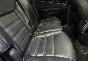 Подержанный автомобиль Kia Sorento 2018 года (11 фото)