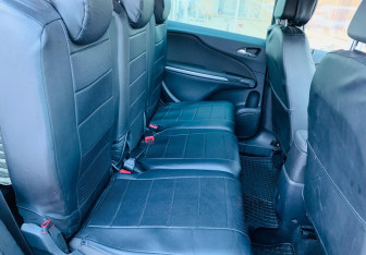 Подержанный автомобиль Opel Zafira Compactvan 2012 года (11 фото)