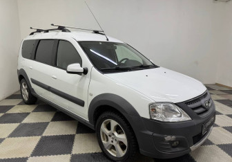 Подержанный автомобиль LADA (ВАЗ) Largus Wagon 2019 года (3 фото)