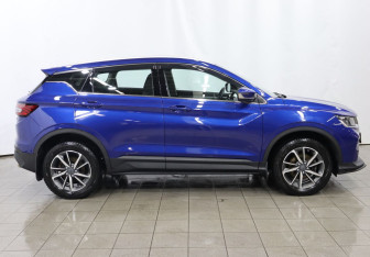 Подержанный автомобиль Geely Coolray 2022 года (7 фото)