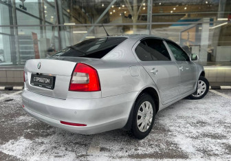 Подержанный автомобиль Skoda Octavia Liftback 2011 года (5 фото)