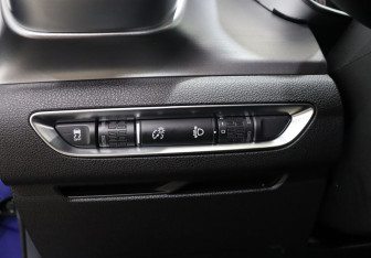 Подержанный автомобиль Geely Coolray 2022 года (13 фото)