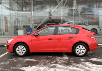 Подержанный автомобиль Chevrolet Cruze Hatchback 2013 года (4 фото)