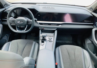 Подержанный автомобиль Geely Monjaro 2024 года (10 фото)