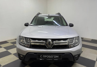 Подержанный автомобиль Renault Duster 2016 года (2 фото)