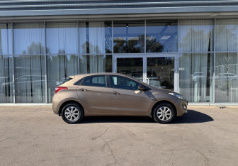 Подержанный автомобиль Hyundai i30 Hatchback 2014 года (4 фото)