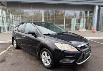 Подержанный автомобиль Ford Focus Hatchback 2008 года (3 фото)