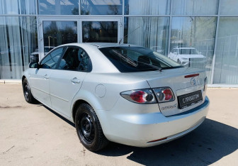 Подержанный автомобиль Mazda 6 Liftback 2006 года (7 фото)