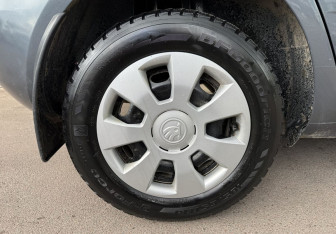 Подержанный автомобиль Skoda Fabia Hatchback 2010 года (12 фото)