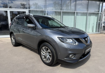 Подержанный автомобиль Nissan X-Trail 2017 года (3 фото)