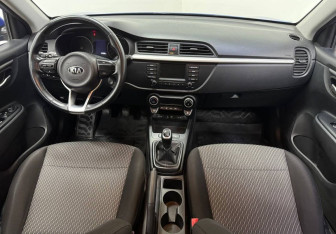Подержанный автомобиль Kia Rio Sedan 2018 года (9 фото)