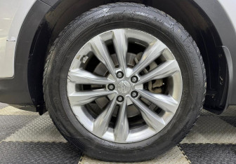 Подержанный автомобиль Hyundai Santa Fe 2017 года (12 фото)