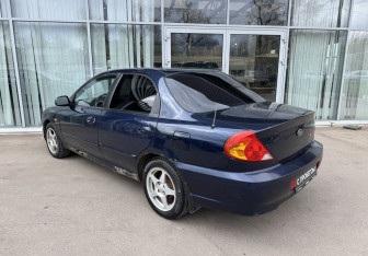 Подержанный автомобиль Kia Spectra Sedan 2007 года (7 фото)