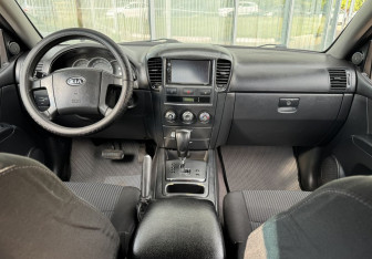 Подержанный автомобиль Kia Sorento 2008 года (9 фото)