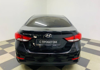 Подержанный автомобиль Hyundai Elantra Sedan 2015 года (6 фото)