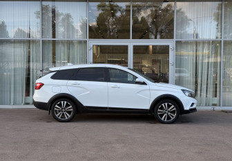 Подержанный автомобиль LADA (ВАЗ) Vesta Wagon 2019 года (4 фото)
