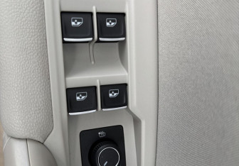 Подержанный автомобиль Volkswagen Tiguan 2017 года (12 фото)