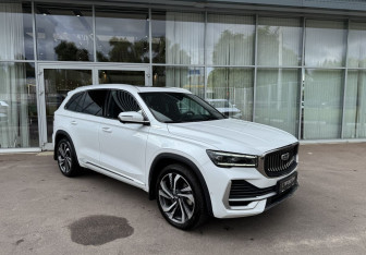 Подержанный автомобиль Geely Monjaro 2024 года (3 фото)