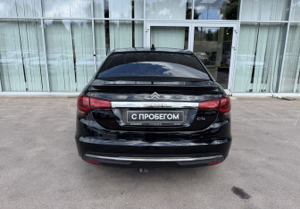 Подержанный автомобиль Citroen C4 Sedan 2016 года (6 фото)