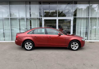 Подержанный автомобиль Audi A4 Sedan 2013 года (4 фото)