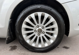 Подержанный автомобиль Ford Focus Sedan 2011 года (12 фото)