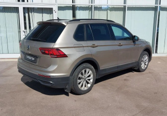 Подержанный автомобиль Volkswagen Tiguan 2021 года (5 фото)