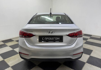 Подержанный автомобиль Hyundai Solaris Sedan 2017 года (6 фото)