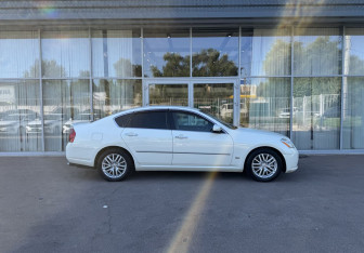 Подержанный автомобиль Nissan Fuga 2005 года (4 фото)