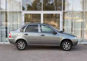 Подержанный автомобиль LADA (ВАЗ) Kalina Sedan 2010 года (4 фото)