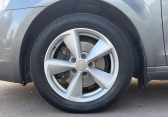 Подержанный автомобиль Skoda Octavia Liftback 2016 года (12 фото)