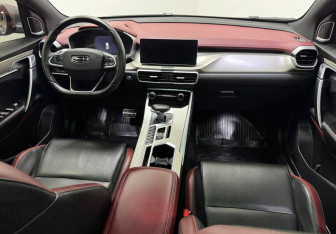 Подержанный автомобиль Geely Coolray 2023 года (10 фото)