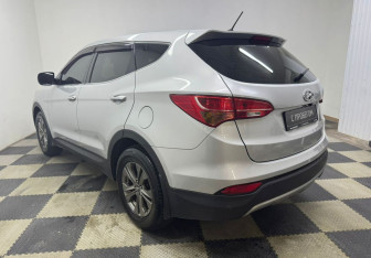 Подержанный автомобиль Hyundai Santa Fe 2013 года (7 фото)