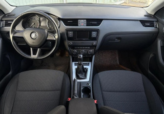 Подержанный автомобиль Skoda Octavia Liftback 2016 года (9 фото)