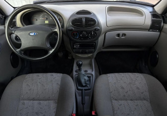Подержанный автомобиль LADA (ВАЗ) Kalina Sedan 2010 года (9 фото)