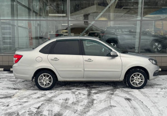 Подержанный автомобиль LADA (ВАЗ) Granta Sedan 2019 года (4 фото)