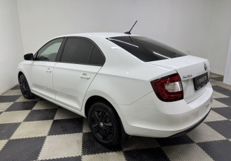 Подержанный автомобиль Skoda Rapid Liftback 2019 года (7 фото)
