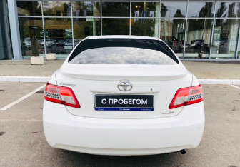 Подержанный автомобиль Toyota Camry Sedan 2011 года (6 фото)