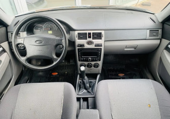 Подержанный автомобиль LADA (ВАЗ) Priora Wagon 2011 года (9 фото)