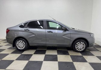 Подержанный автомобиль LADA (ВАЗ) Vesta Sedan 2018 года (4 фото)