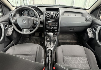 Подержанный автомобиль Renault Duster 2016 года (9 фото)