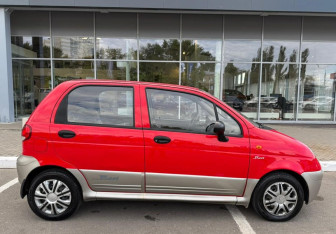 Подержанный автомобиль Daewoo Matiz 2011 года (7 фото)